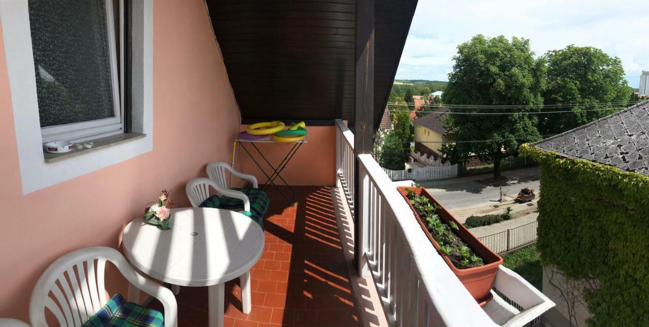 Friends Villa Apartments 2 Heviz Exterior photo